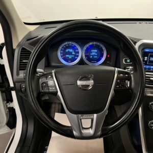 Volvo XC60 D5 AWD Geartronic R-Design 215hk|Pano|Värmare|Drag|Navi