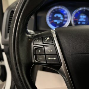Volvo XC60 D5 AWD Geartronic R-Design 215hk|Pano|Värmare|Drag|Navi