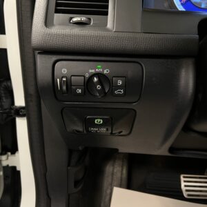 Volvo XC60 D5 AWD Geartronic R-Design 215hk|Pano|Värmare|Drag|Navi