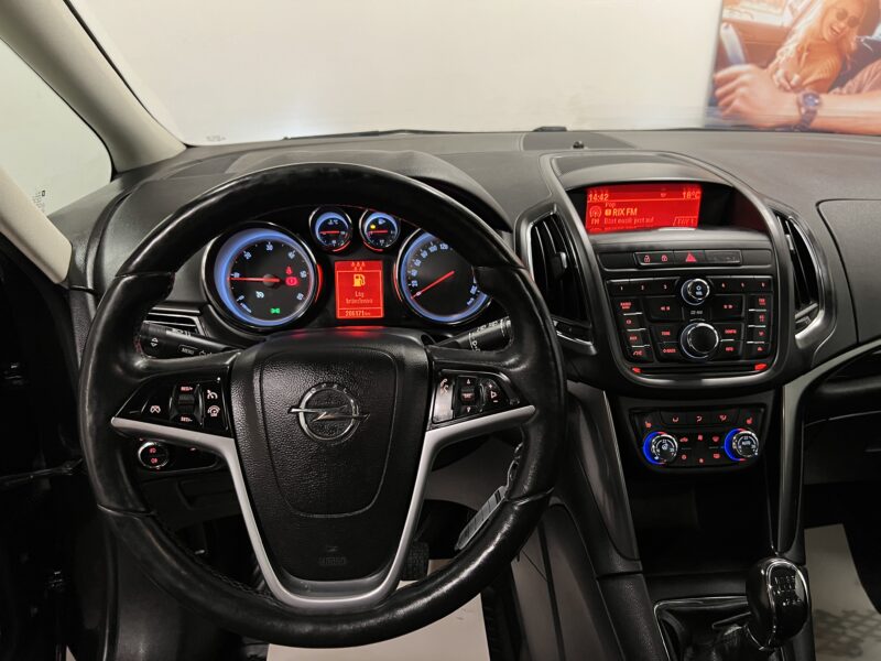 Opel Zafira Tourer 2.0 CDTI Business 130hk|Drag|Pano|2 Ägare|7-sits