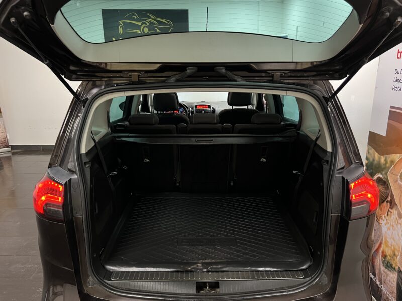 Opel Zafira Tourer 2.0 CDTI Business 130hk|Drag|Pano|2 Ägare|7-sits