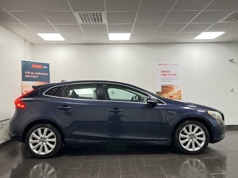 Volvo V40 D3 Summum 150hk|Navi|B-kamera|Skinn|Drag|1 Ägare