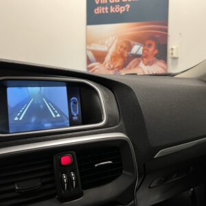 Volvo V40 D3 Summum 150hk|Navi|B-kamera|Skinn|Drag|1 Ägare