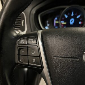Volvo V40 D3 Summum 150hk|Navi|B-kamera|Skinn|Drag|1 Ägare