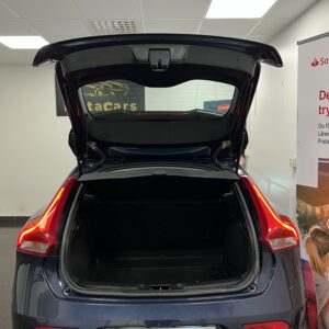 Volvo V40 D3 Summum 150hk|Navi|B-kamera|Skinn|Drag|1 Ägare