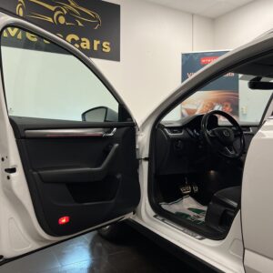 Skoda Octavia Scout 2.0 TDI SCR 4x4 Premium 150hk|Navi|Kamera|Drag|1Ägare