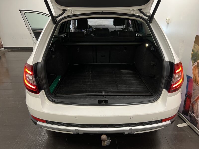 Skoda Octavia Scout 2.0 TDI SCR 4x4 Premium 150hk|Navi|Kamera|Drag|1Ägare