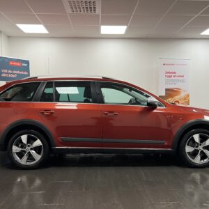Skoda Octavia Scout 2.0 TDI 4x4 Businessline 184hk|Drag|Navi|Värmare