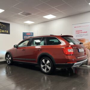Skoda Octavia Scout 2.0 TDI 4x4 Businessline 184hk|Drag|Navi|Värmare