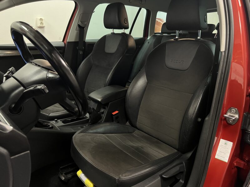 Skoda Octavia Scout 2.0 TDI 4x4 Businessline 184hk|Drag|Navi|Värmare