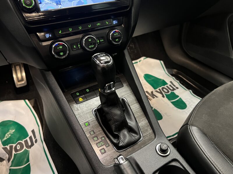 Skoda Octavia Scout 2.0 TDI 4x4 Businessline 184hk|Drag|Navi|Värmare