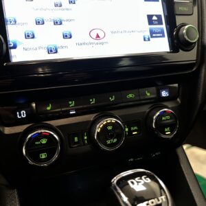 Skoda Octavia Scout 2.0 TDI 4x4 Businessline 184hk|Drag|Navi|Värmare