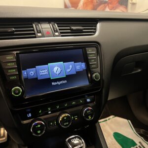 Skoda Octavia Scout 2.0 TDI 4x4 Businessline 184hk|Drag|Navi|Värmare