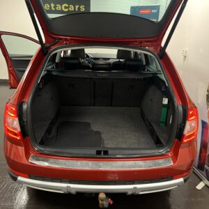 Skoda Octavia Scout 2.0 TDI 4x4 Businessline 184hk|Drag|Navi|Värmare